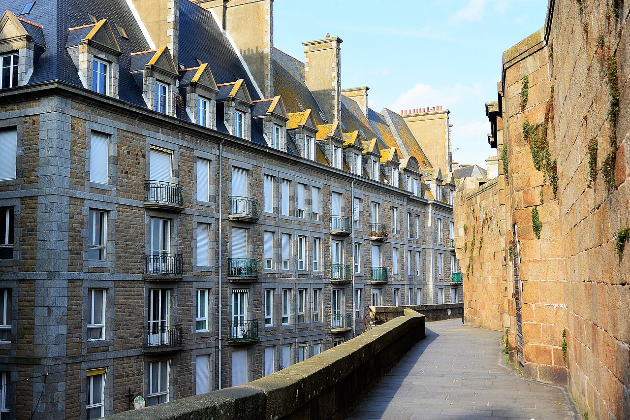 Saint-Malo intra-muros vu depuis les remparts
